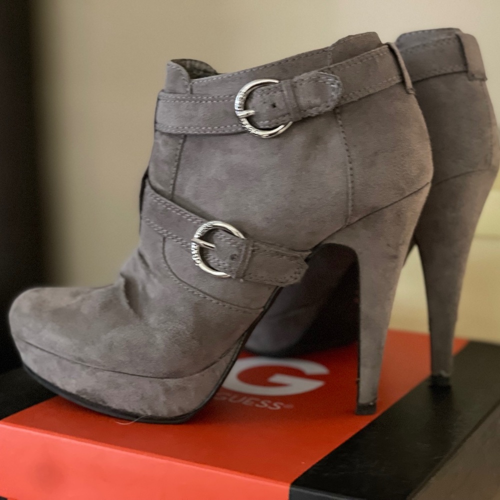 GUESS Women's Drina Gray Booties, Size 8